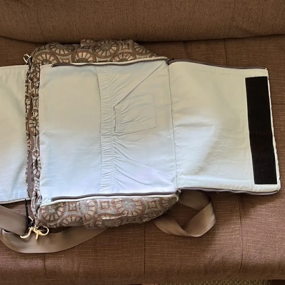CUTE PETUNIA PICKLE BOTTOM DIAPER BAG/PURSE/BACKPACK